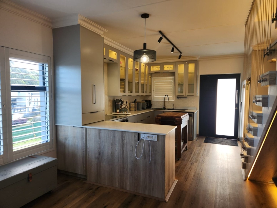 3 Bedroom Property for Sale in Mont Fleur Mountain Estate Western Cape